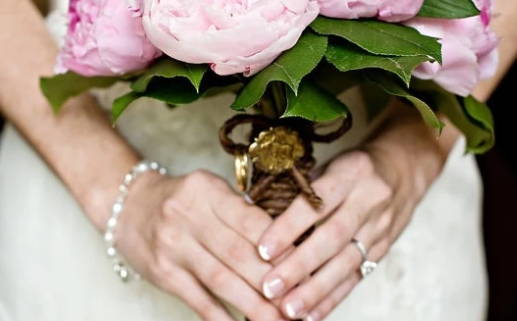 2024年农历九月廿四领证吉日查询 今日登记结婚好吗