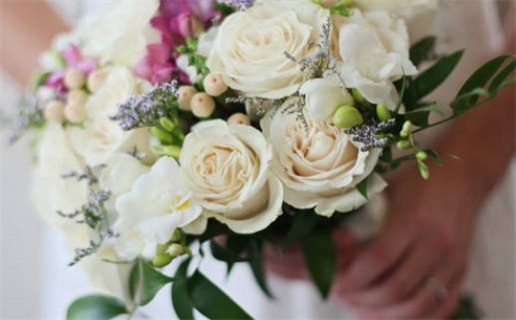 2025年农历五月廿七结婚好不好 今日办喜事好不好