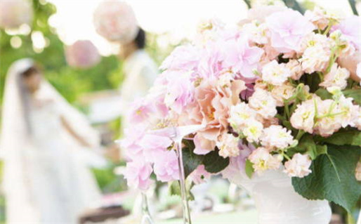 2025年09月12日结婚吉日查询 宜办婚礼吉日查询